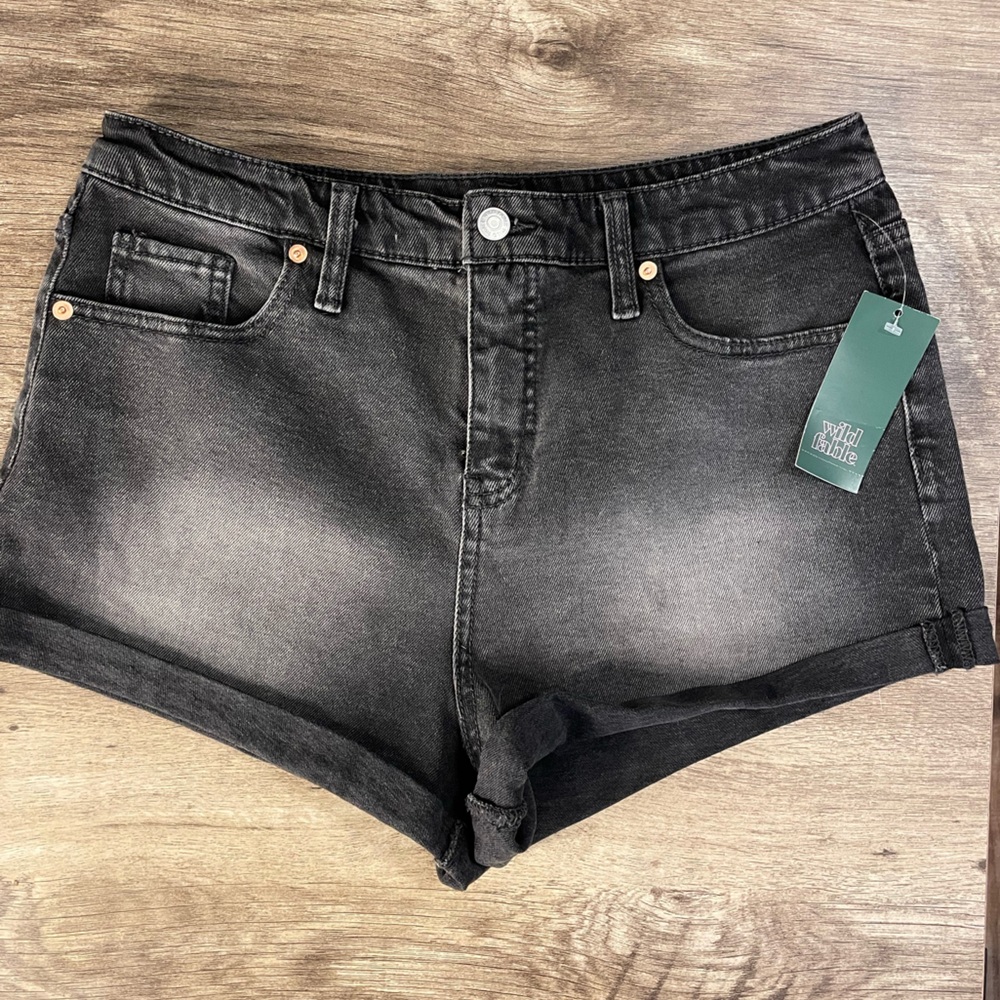 Wild fable black Jean shorts size 12